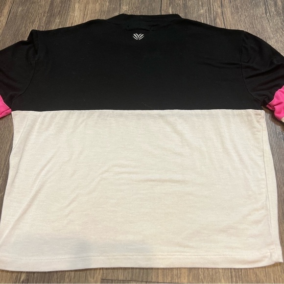 Women’s Forever 21 Printed Long Sleeves Crop Top Mock Neck Size XS - Picture 10 of 10